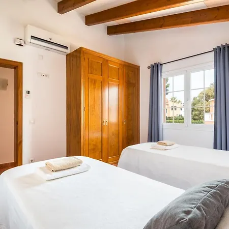 Itsasalde 3 Bedroom Villa, Cala'n Blanes